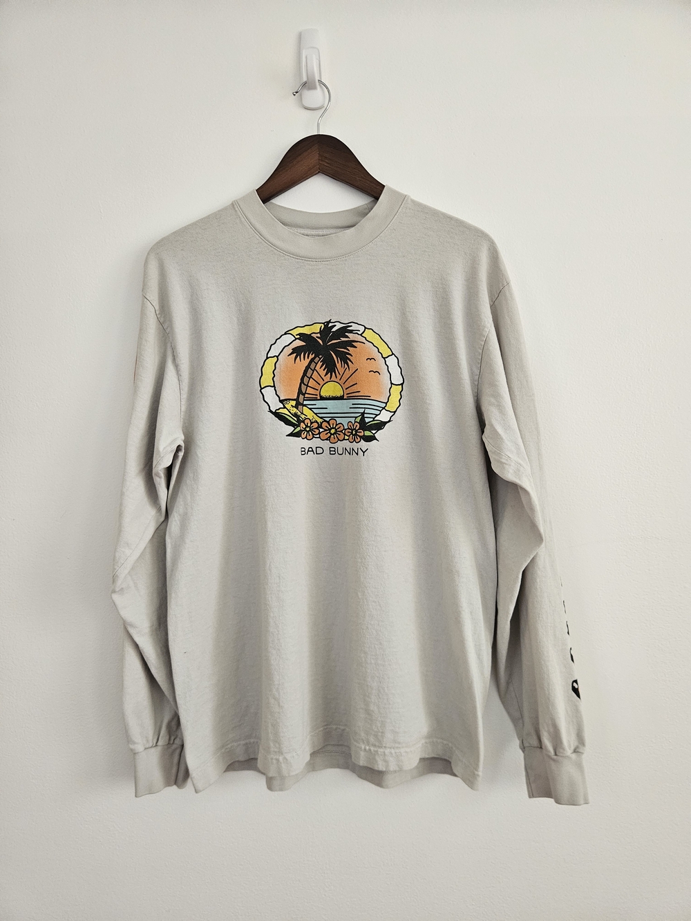Bad Bunny 2022 Worlds Hottest Tour Light Gray Long Sleeve Merch Tee Size M